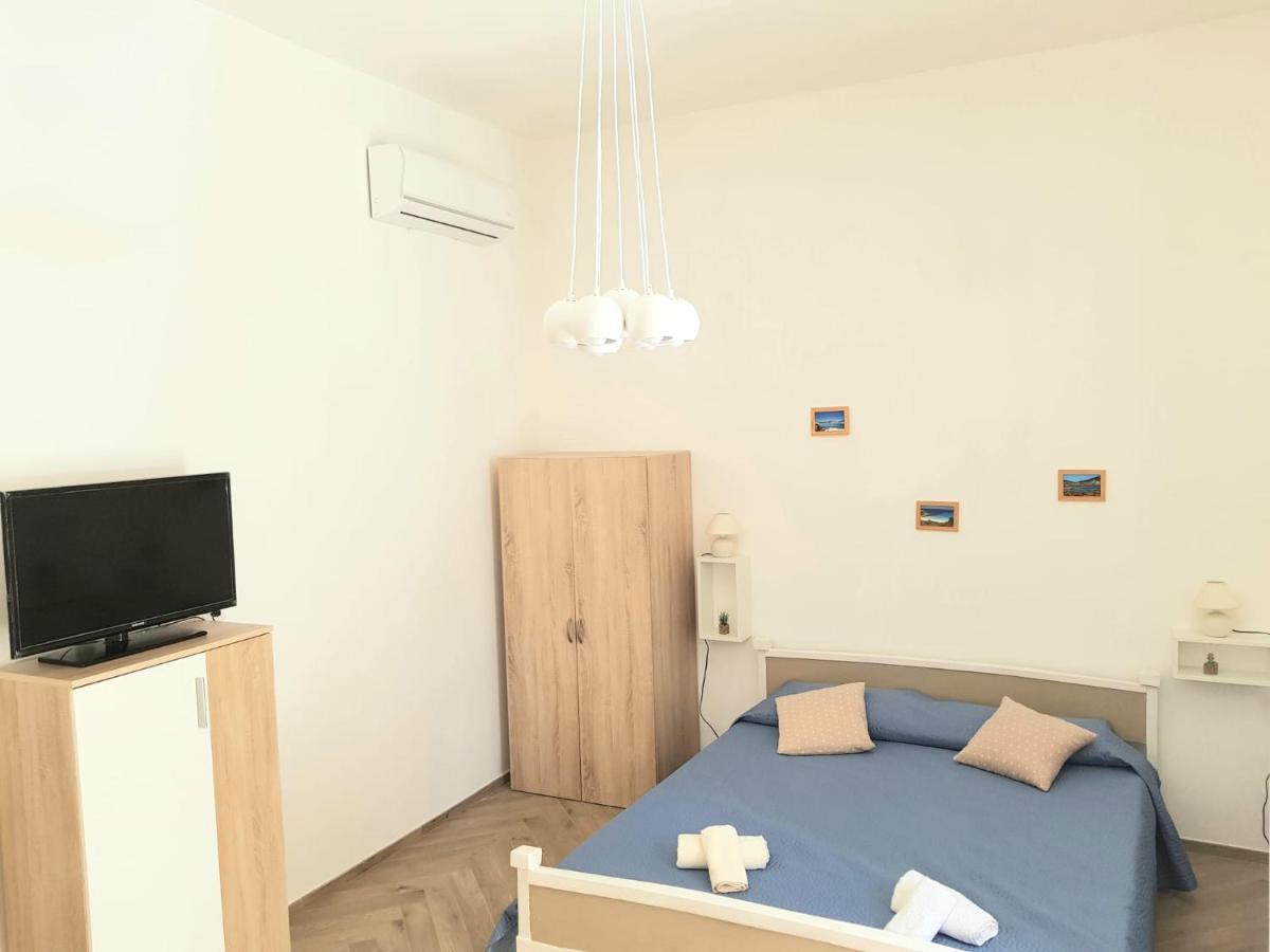 Casa Di Giu Bed and Breakfast Porto Torres Εξωτερικό φωτογραφία