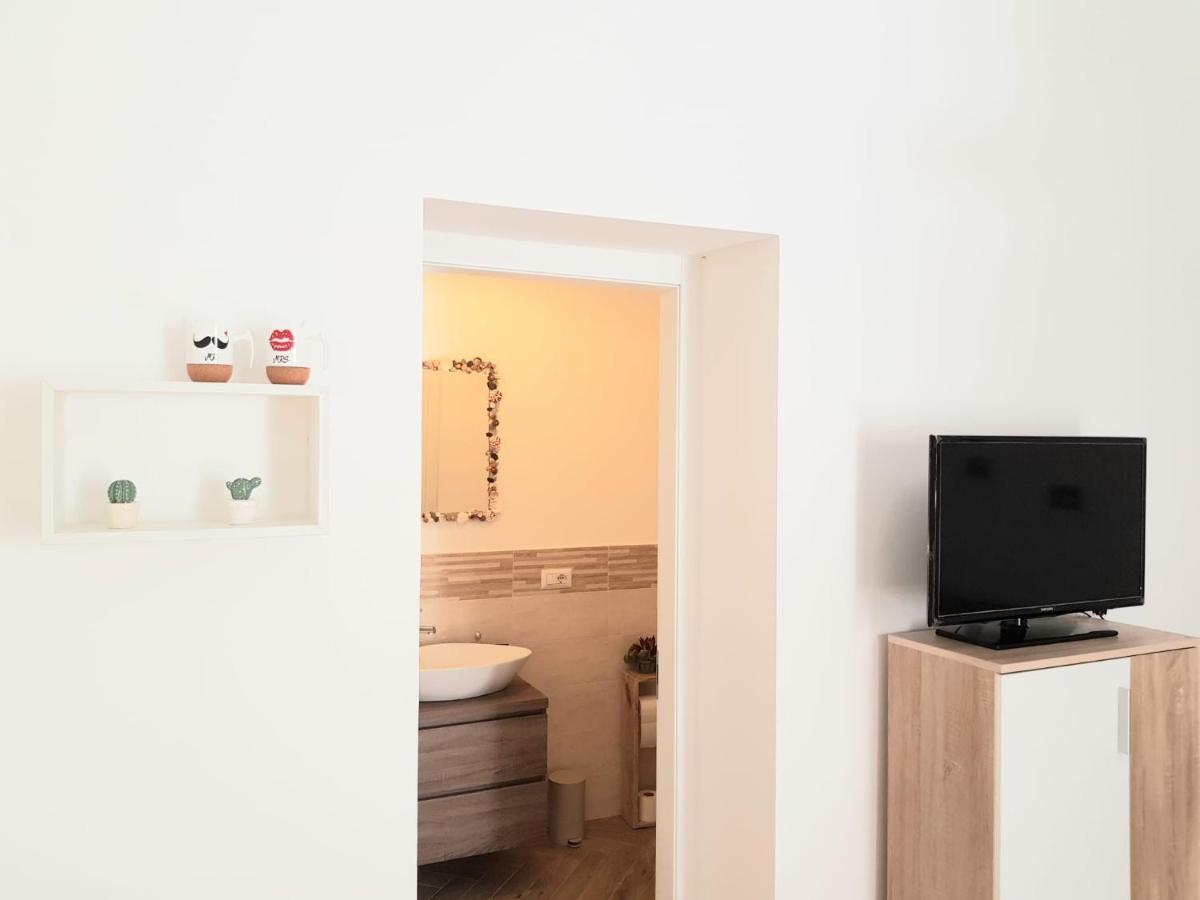 Casa Di Giu Bed and Breakfast Porto Torres Εξωτερικό φωτογραφία